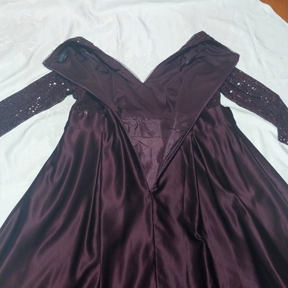 SXCAPE SQUENCE EVENING GROWN size16W - Picture 10 of 14